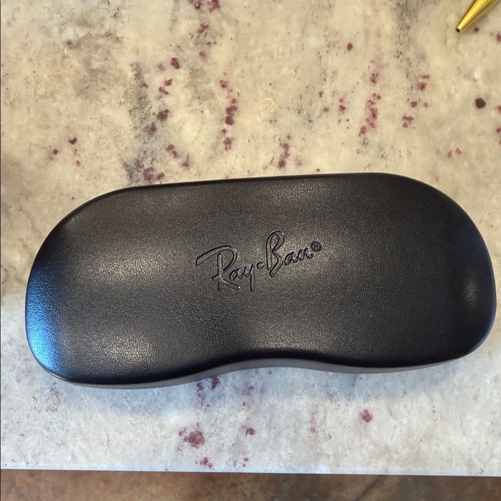 Ray-Ban Sleek Black VR Accessory Case
